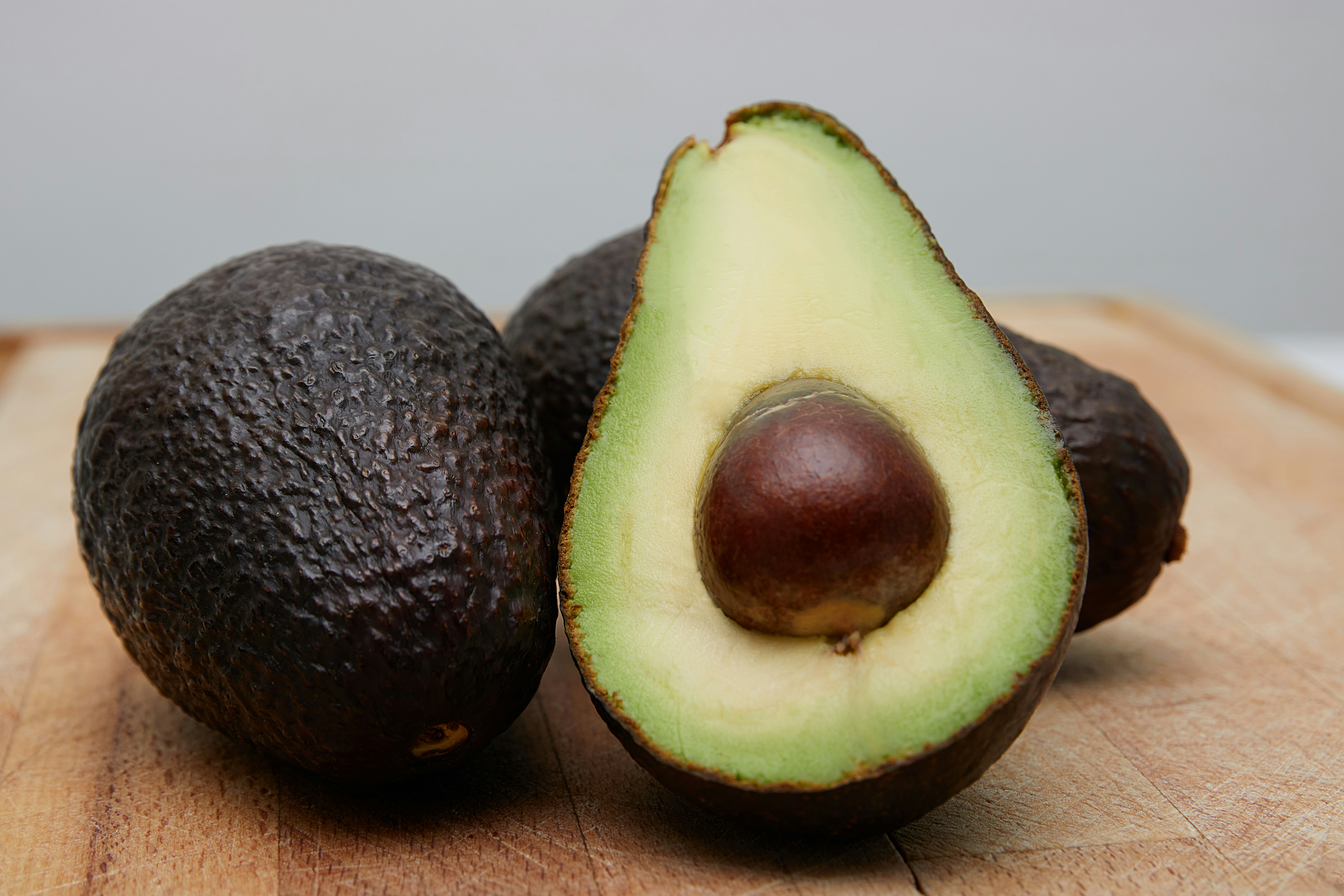 https://unsplash.com/photos/sliced-avocado-fruit-on-brown-wooden-table-cueV_oTVsic?utm_content=creditShareLink&utm_medium=referral&utm_source=unsplash